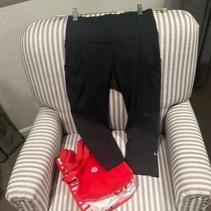 Lulu Lemon cropped leggings size 6